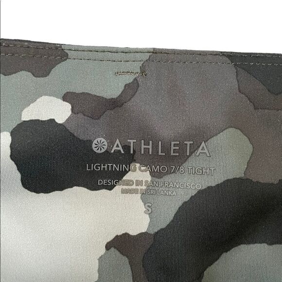 ATHLETA Lightning Camo 7/8 Tight Size Small - Picture 4 of 6